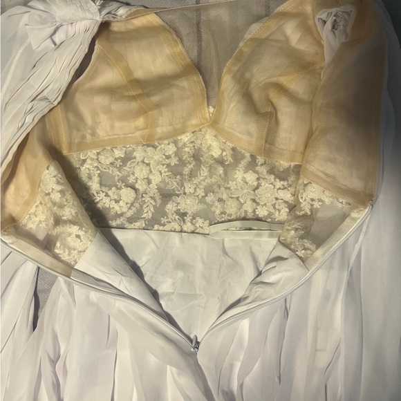 Elegant White Wedding Dress size 8 - Picture 12 of 12